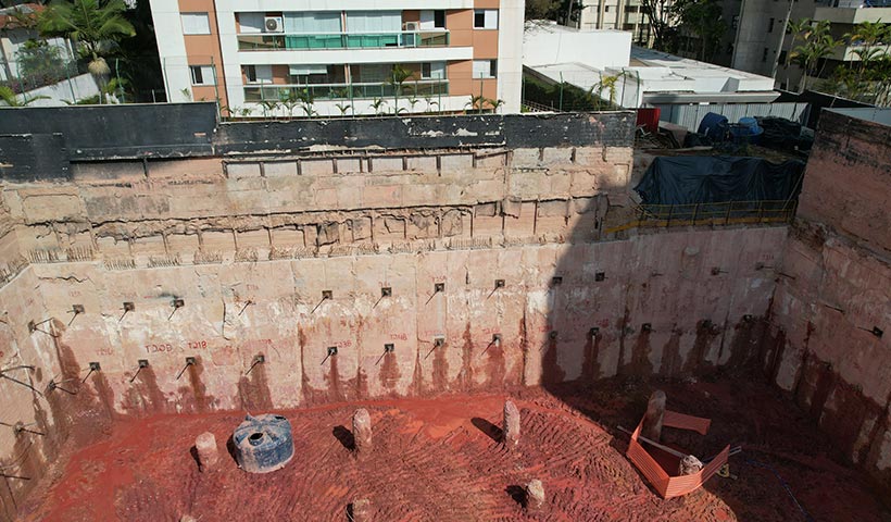 Área da piscina (cota de fundação)